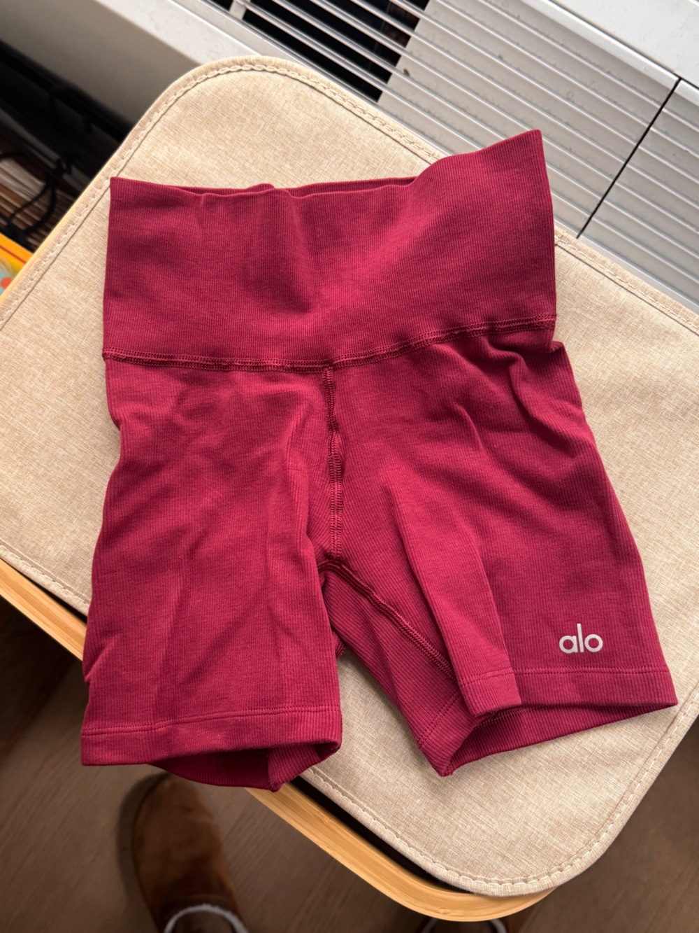 ALO Yoga Modal Ribbed 4” short - romance red